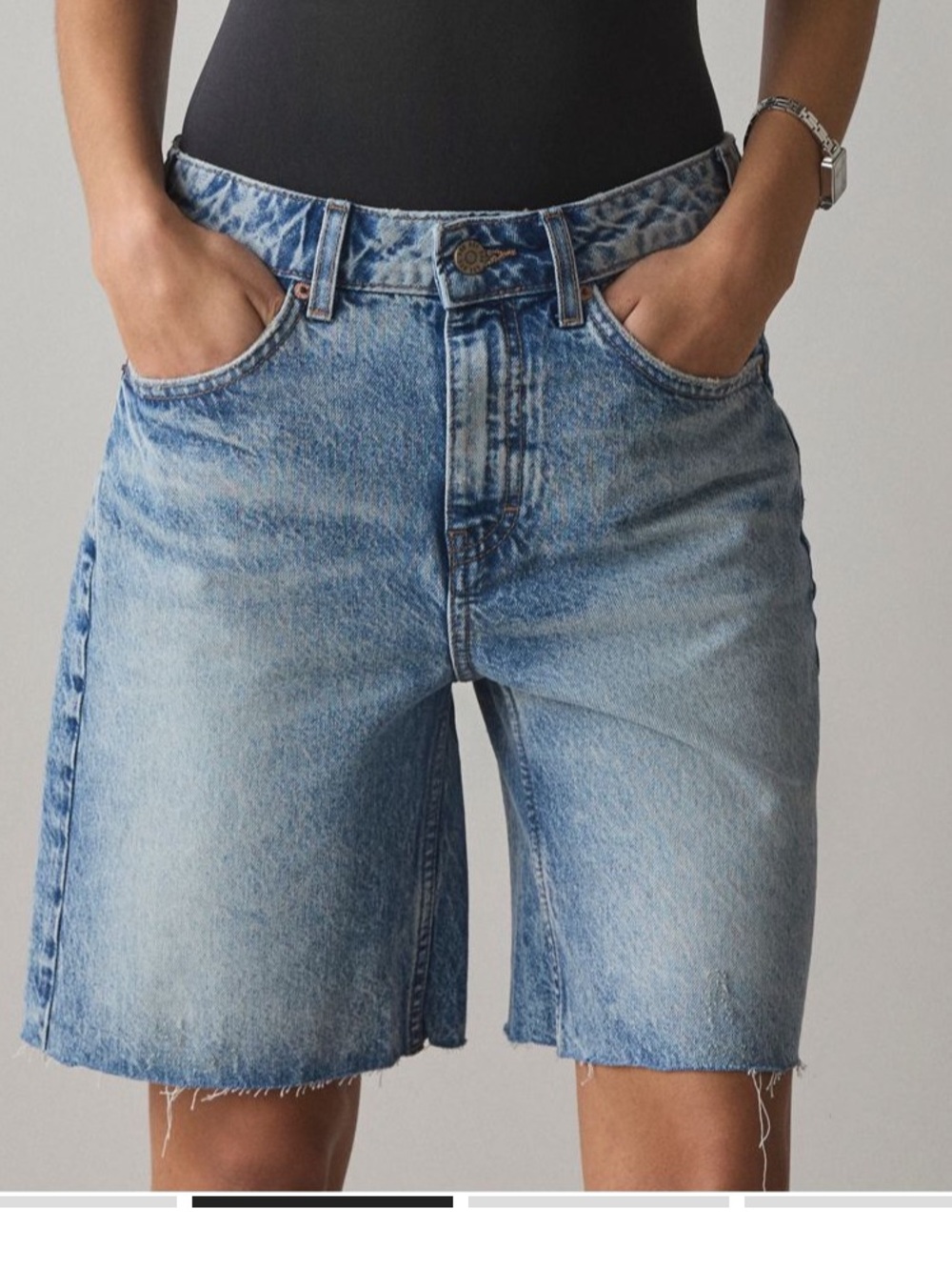 BDG Tori Mid Rise Cutoff Jort